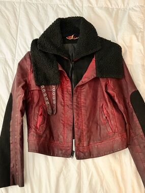 princess vera wang Red Jacket with Black Sherpa Collar
